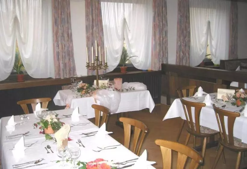 Hotelli Gasthof Zum Lamm
