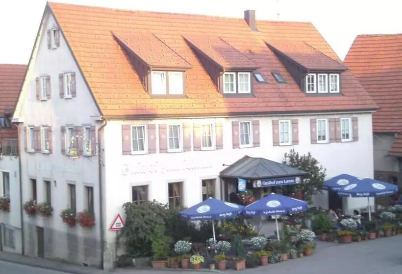 Hotelli Gasthof Zum Lamm