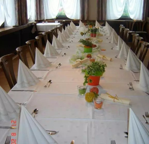 Hotelli Gasthof Zum Lamm