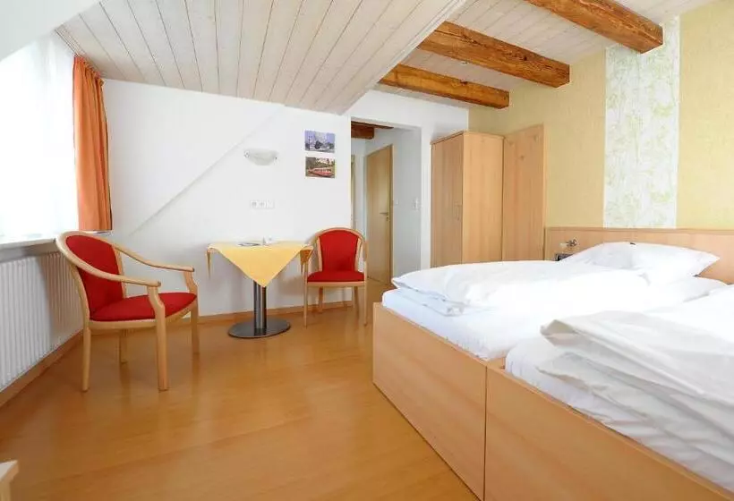 Hotelli Gasthof Zum Lamm