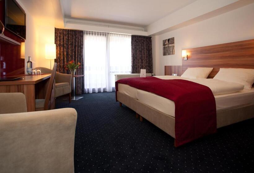 Отель Knaus Am Hafen