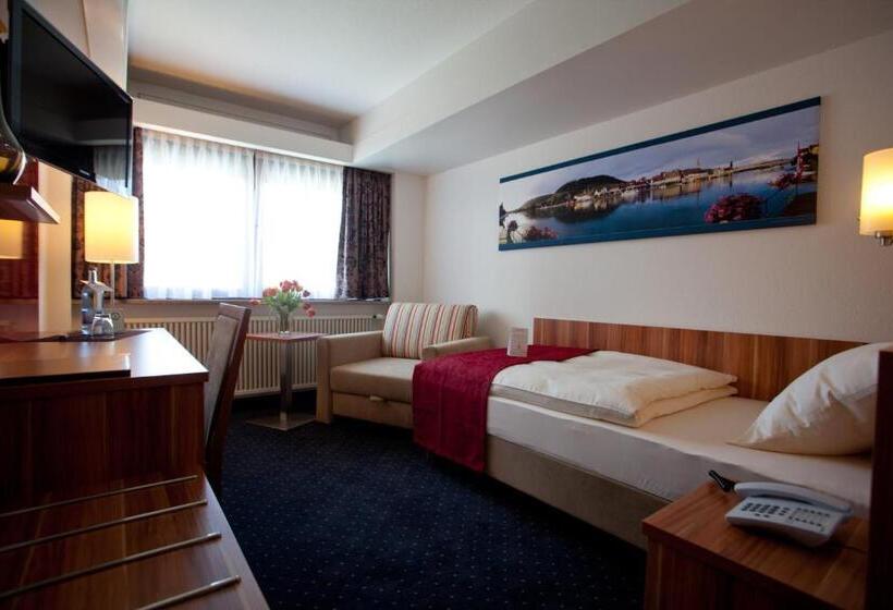 Отель Knaus Am Hafen