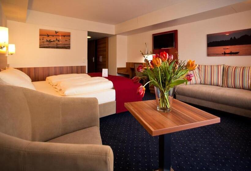 Отель Knaus Am Hafen