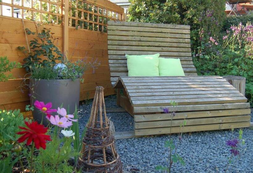 ホテル Ferienwohnungen Cafe Maarblick