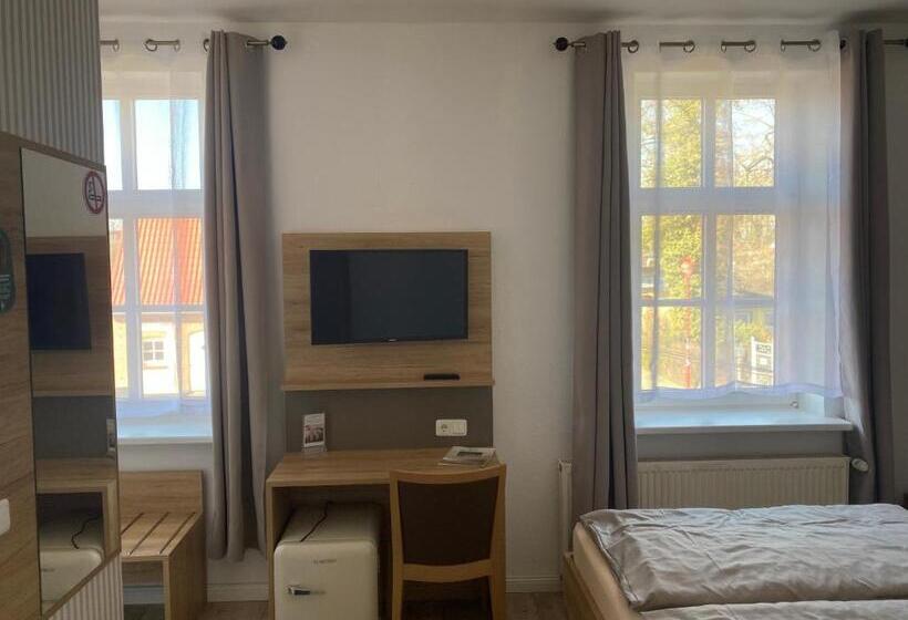 هتل Pension Zum Alten Fahrhaus