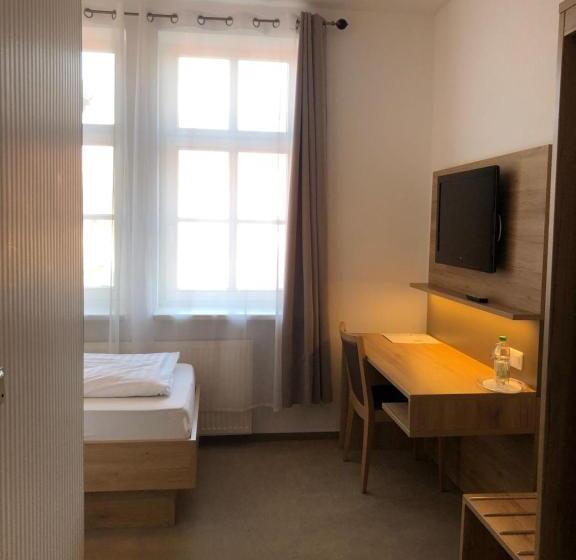 هتل Pension Zum Alten Fahrhaus