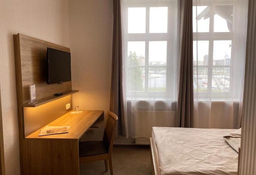 هتل Pension Zum Alten Fahrhaus