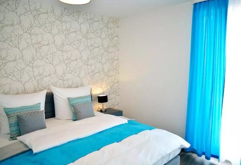 Hotel R & J