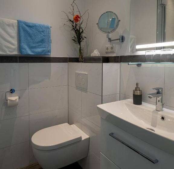 Отель Tom S Hus Heiligenhafen