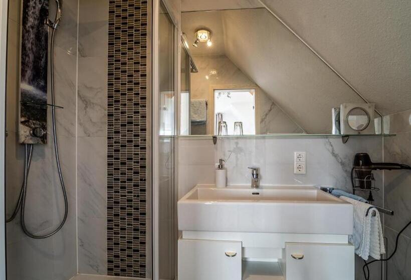 Отель Tom S Hus Heiligenhafen