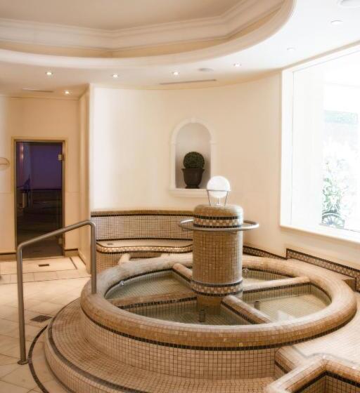 Thermenhotel Quellenhof