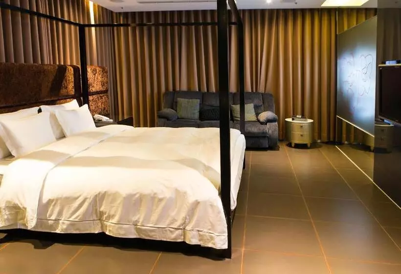 Allur Boutique Motelkao Hsiung Branch