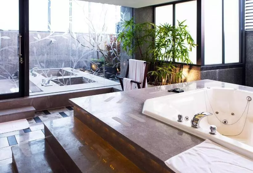 Allur Boutique Motelkao Hsiung Branch