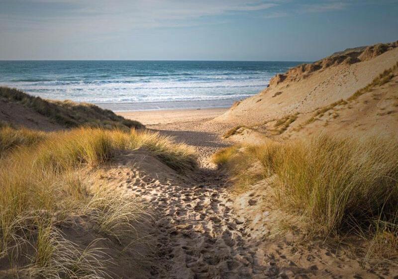 مبيت وإفطار Esjays At Knowles House