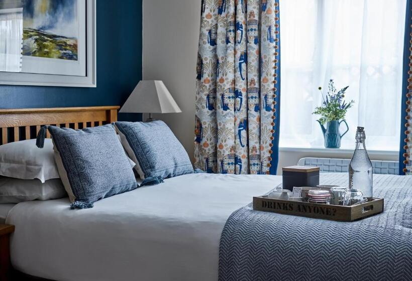 Bed and Breakfast The Barrington Boar