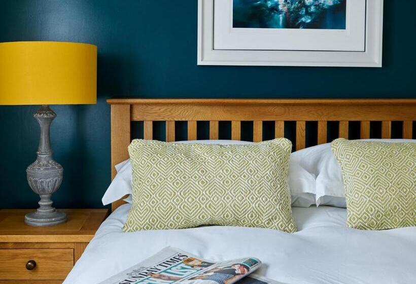 Bed and Breakfast The Barrington Boar