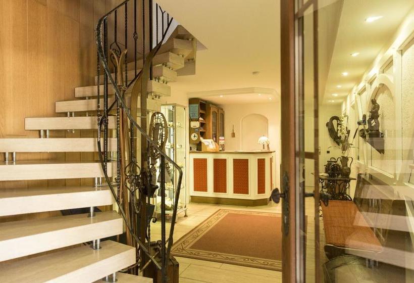 هتل Landhaus Fischer