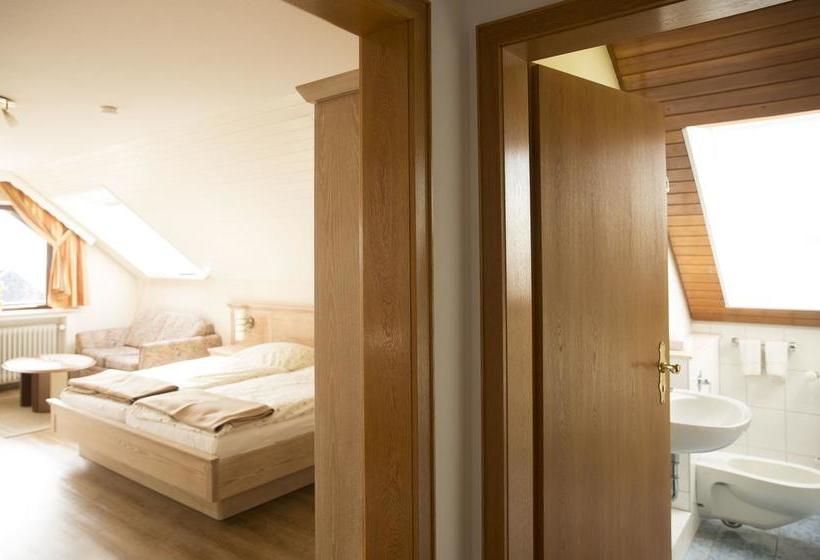 هتل Landhaus Fischer