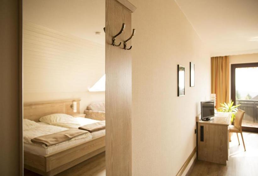 هتل Landhaus Fischer