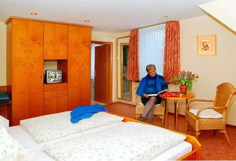 ホテル Pension Bergkranz