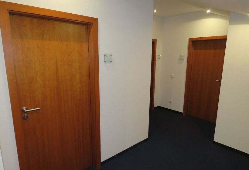 هتل Pension Freiraum Guesthouse Berlin