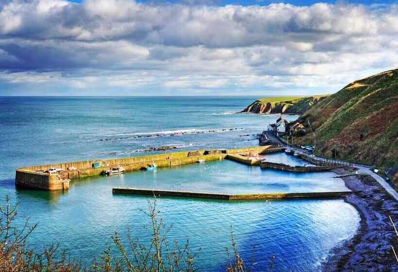 Hotelli The First And Last Pub