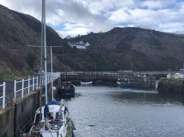 Hotelli The First And Last Pub