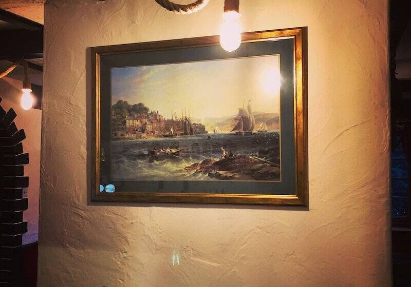 Hotelli The First And Last Pub