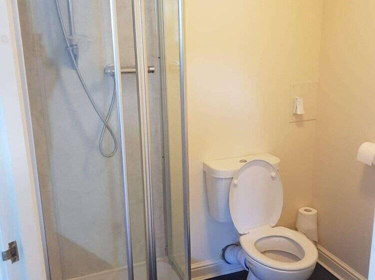 Hotelli The First And Last Pub