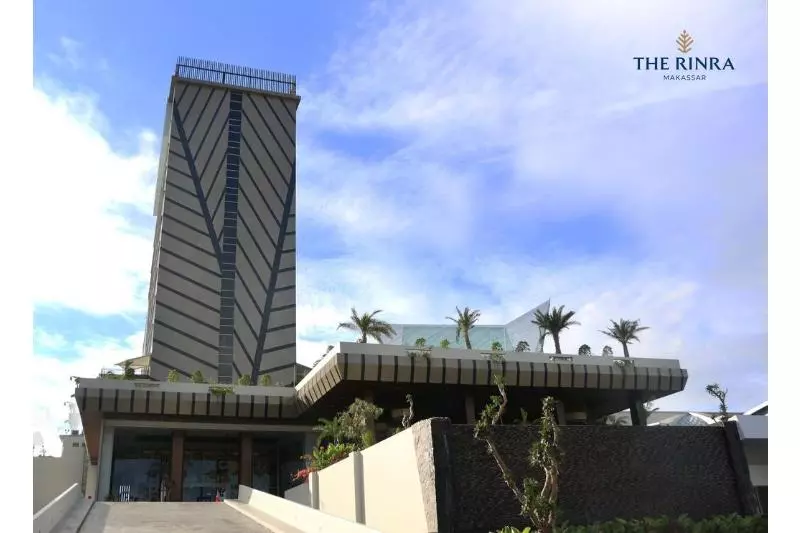 ホテル The Rinra Makassar