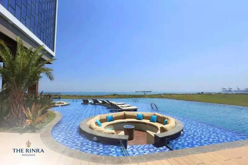 ホテル The Rinra Makassar