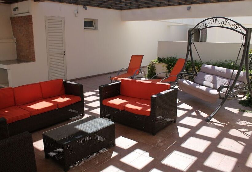 Stephanie City Apartments