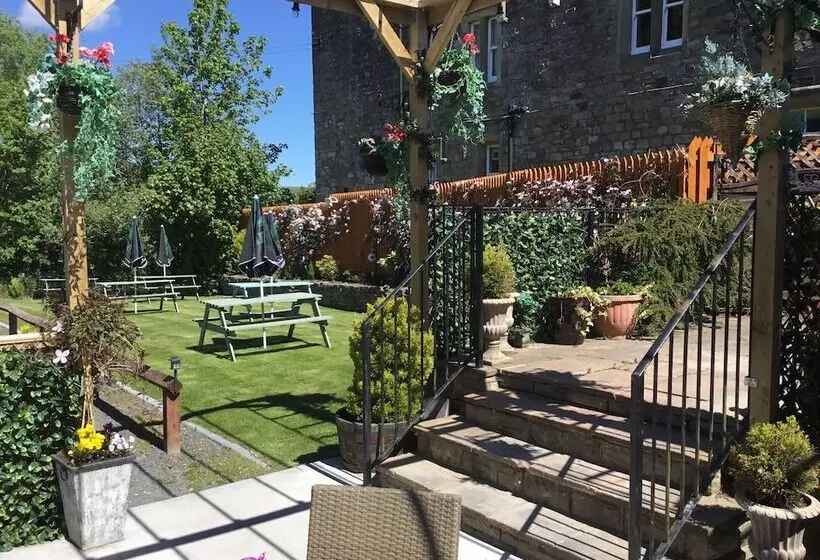 Aamiaismajoitus (B&B) Blenkinsopp Castle Inn