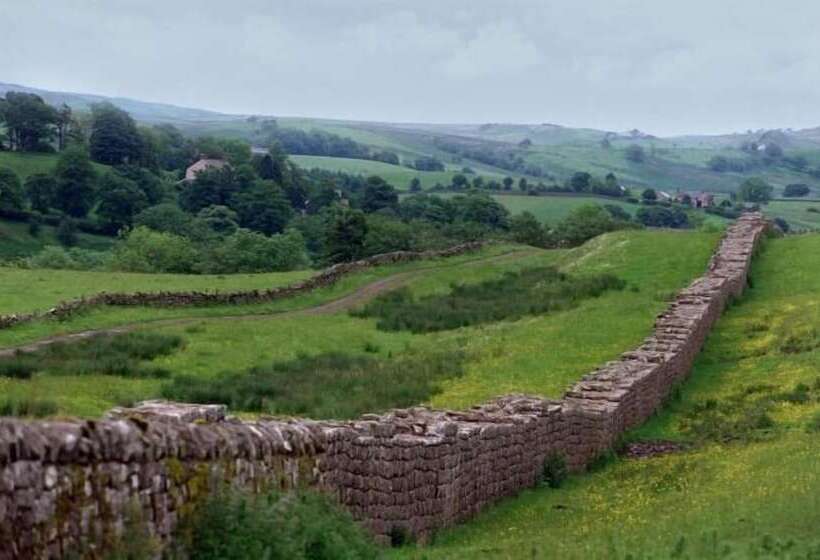 مبيت وإفطار Blenkinsopp Castle Inn