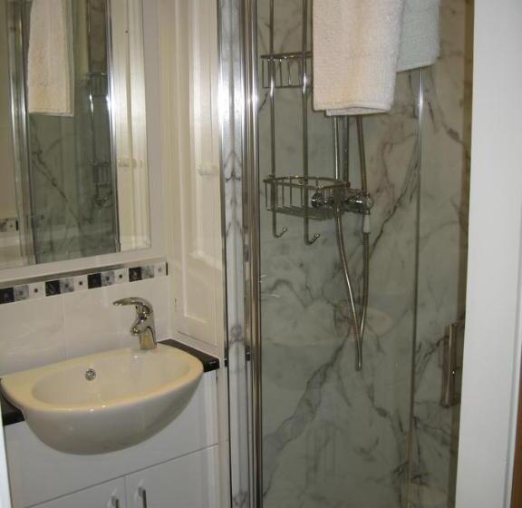 مبيت وإفطار Gardeners Cottage B And B