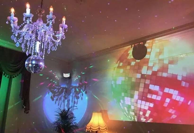 تختخواب و صبحانه Inch Schoolhouse   Event Residence