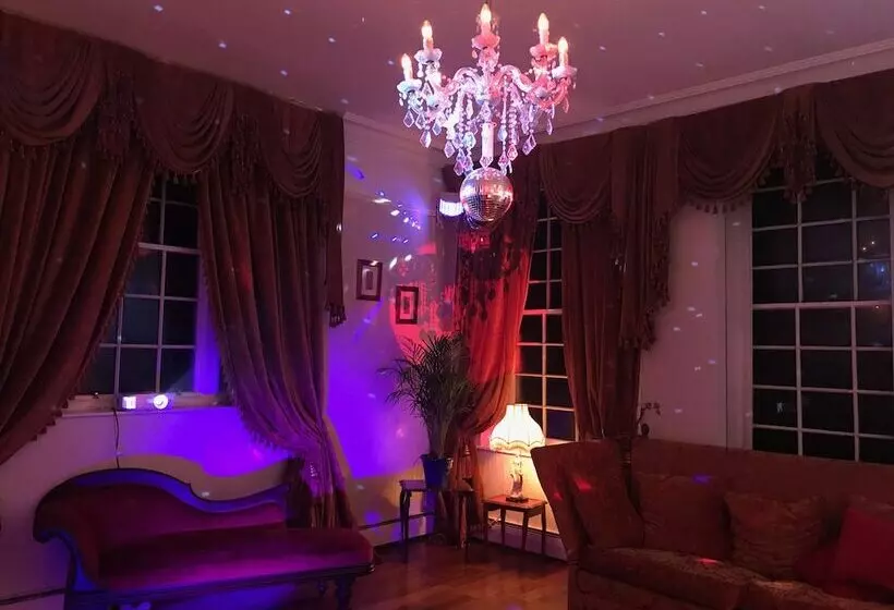 تختخواب و صبحانه Inch Schoolhouse   Event Residence