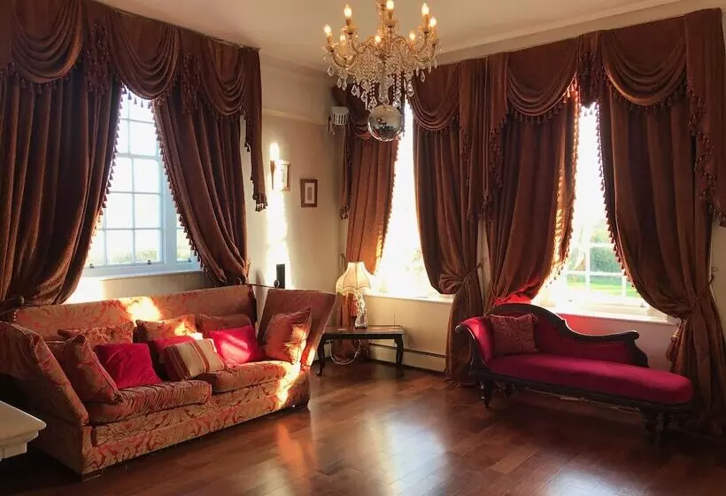 تختخواب و صبحانه Inch Schoolhouse   Event Residence