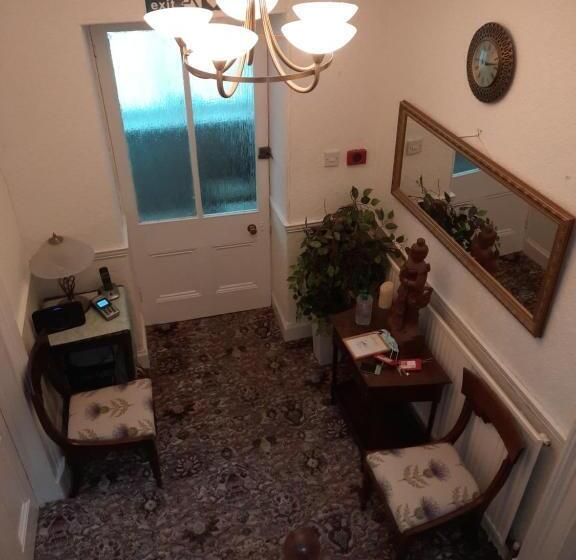 צימר Jacobite Rose