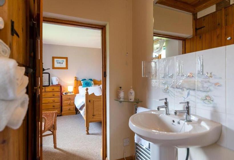 مبيت وإفطار Little Abbey Farm