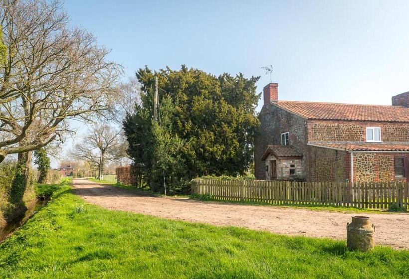 مبيت وإفطار Little Abbey Farm