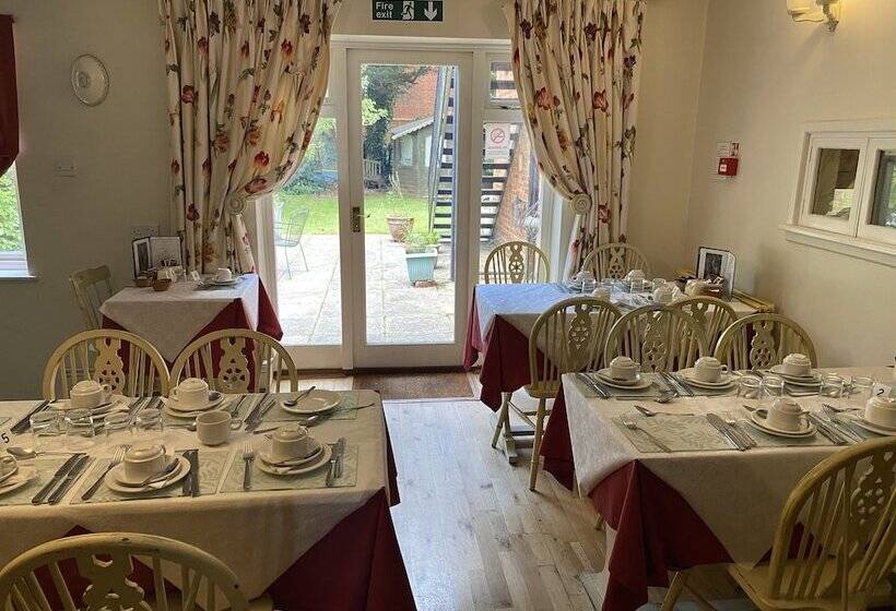 住宿加早餐  Pickwicks Guest House