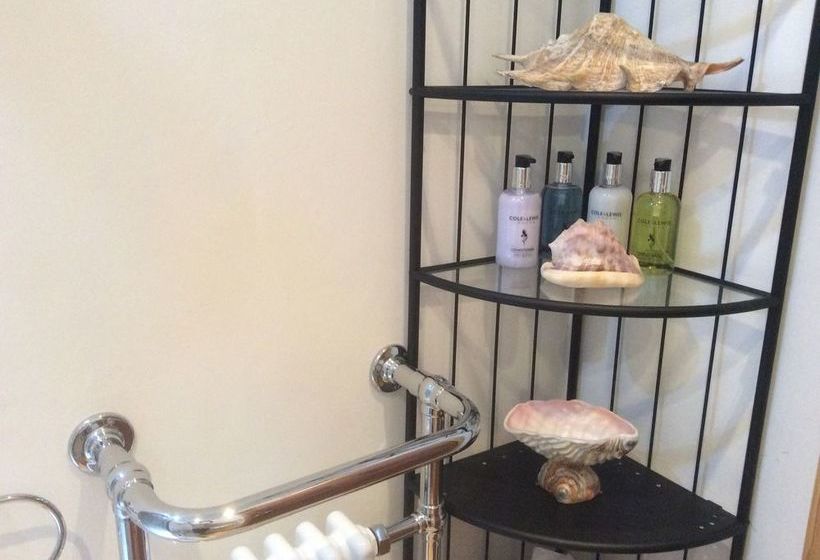 مبيت وإفطار Well House