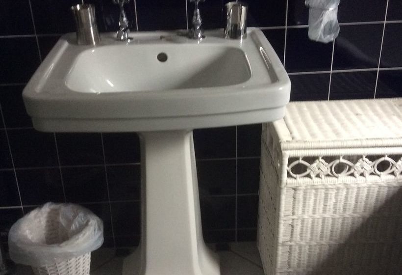 مبيت وإفطار Well House