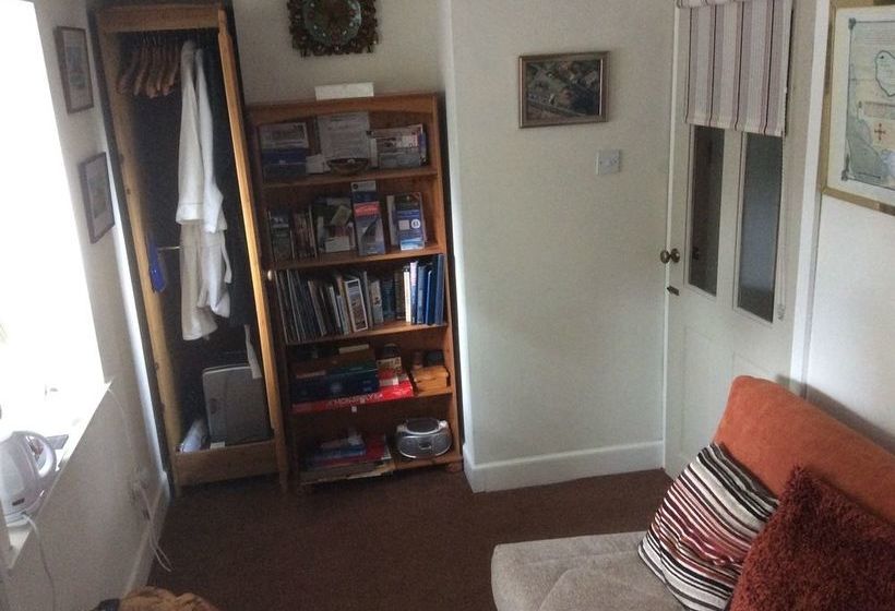 مبيت وإفطار Well House