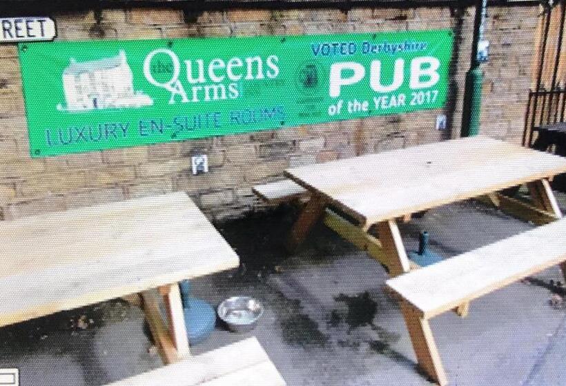 בית מלון כפרי Queens Arms Country Inn