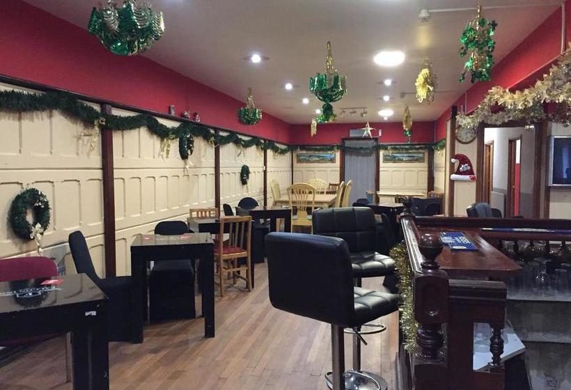 Отель The Falcon Inn Retreat