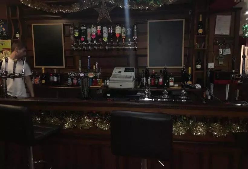 ホテル The Falcon Inn Retreat