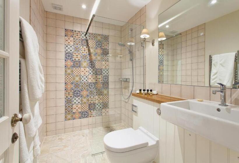 Hotel The Inn West End