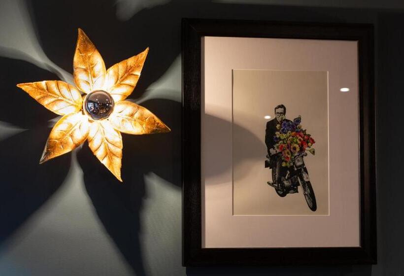 Hotel The Inn West End